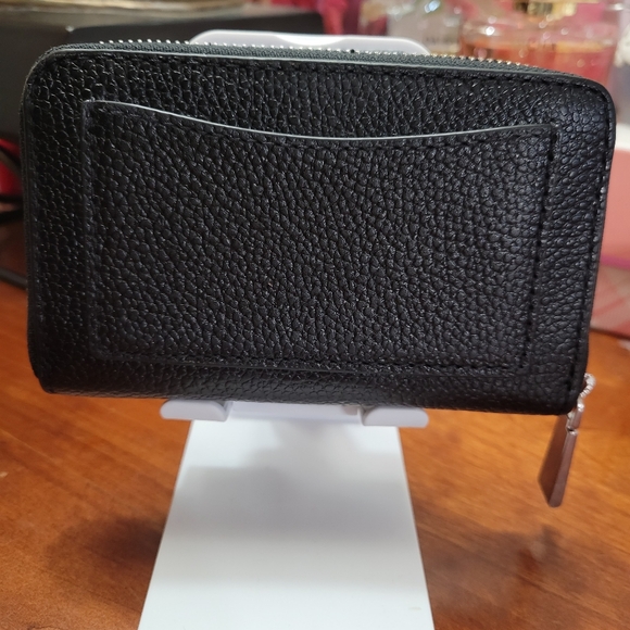 Michael Kors EUC Full Zip Small Wallet - Picture 2 of 7